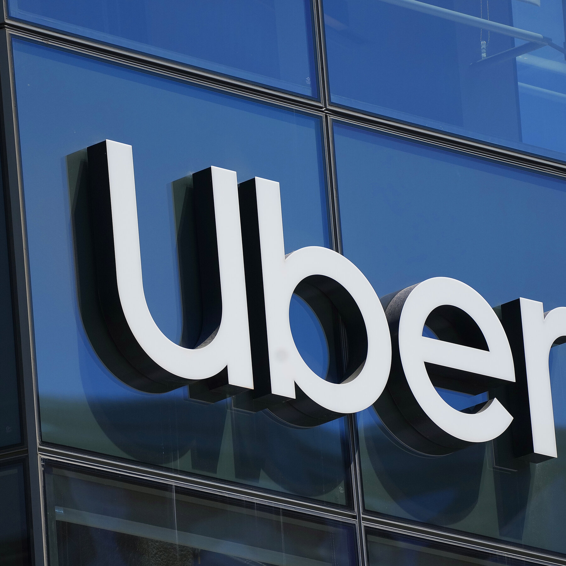 Uber to Pay $40 Million to Parents of Woman Fatally Hit by Car