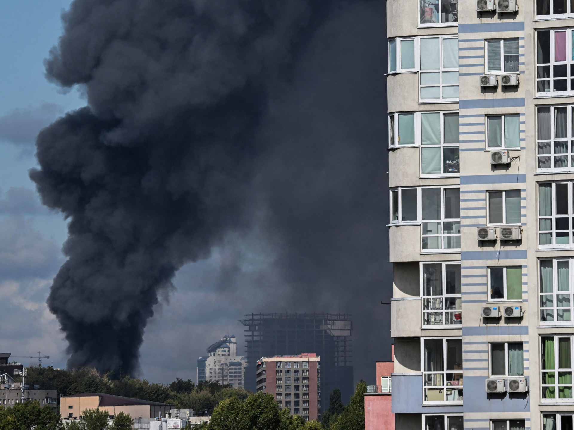 Russia’s attacks on Ukraine kill six after Zelenskyy-Trump talks