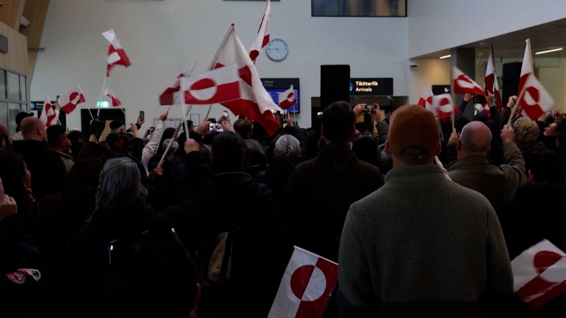 Greenland’s delegation gets hero’s welcome after signing US-Denmark pact