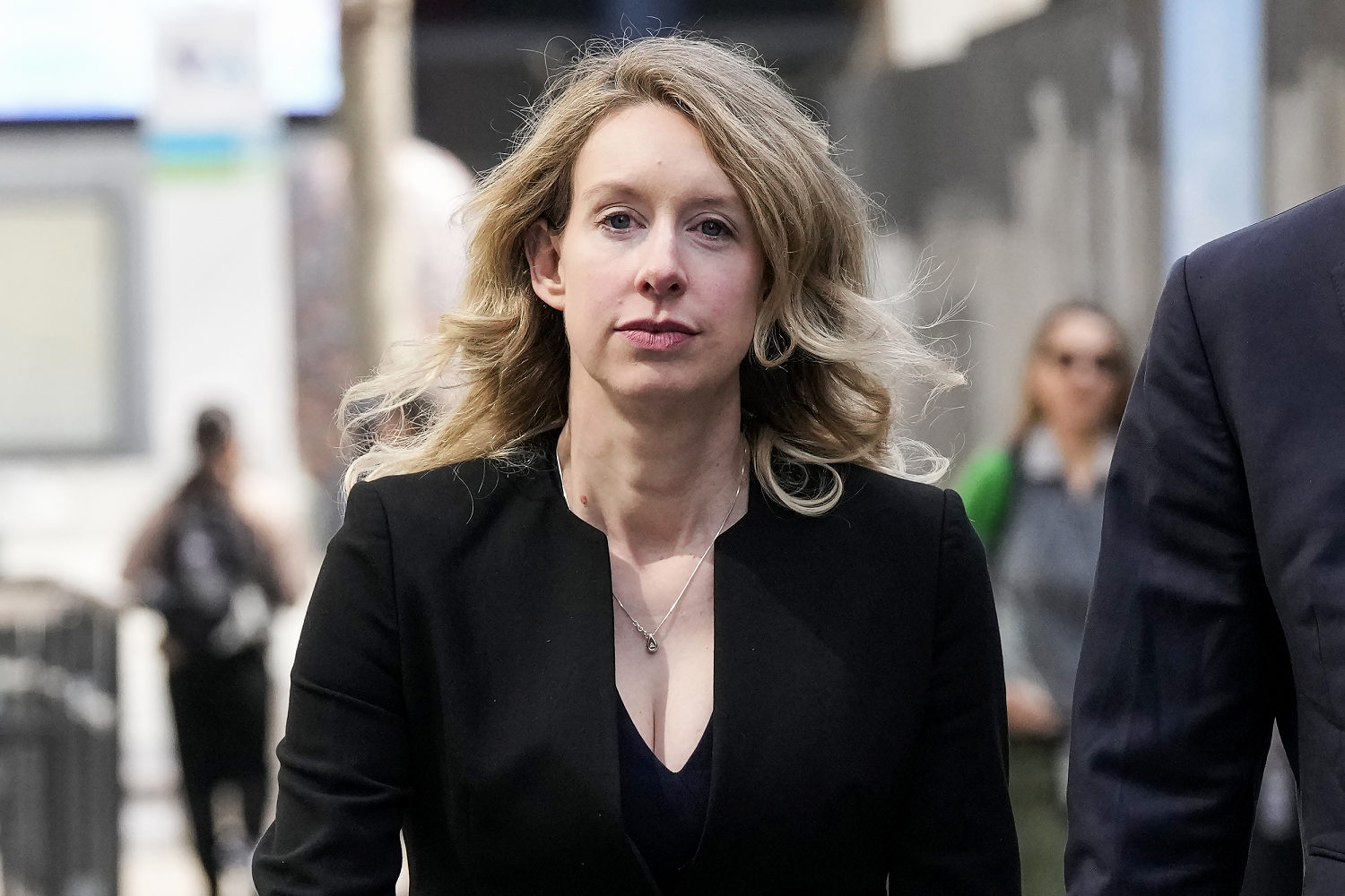 Elizabeth Holmes to be transferred to a halfway house