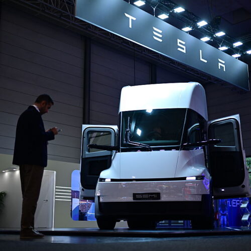 Tesla’s big electric truck faces an even bigger infrastructure challenge