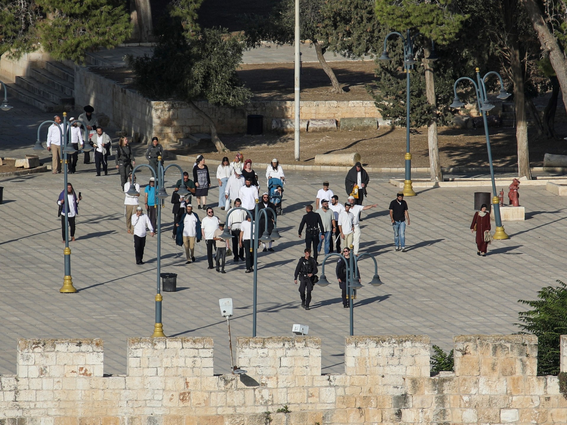Ben-Gvir joins hundreds of Israelis to storm Al-Aqsa Mosque compound