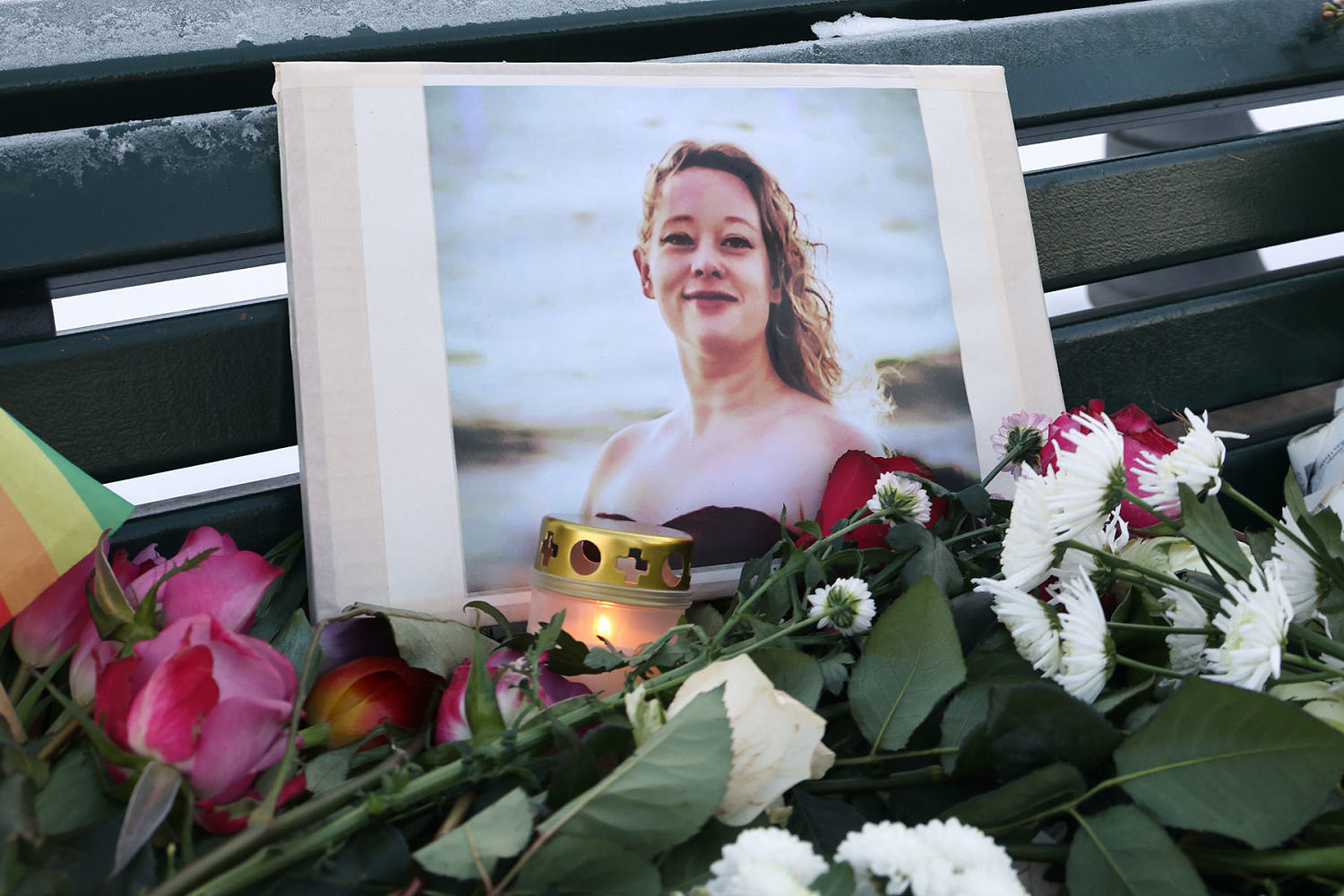 Renee Good’s family sues U.S. government, ICE officer and top Trump officials alleging wrongful death and excessive force