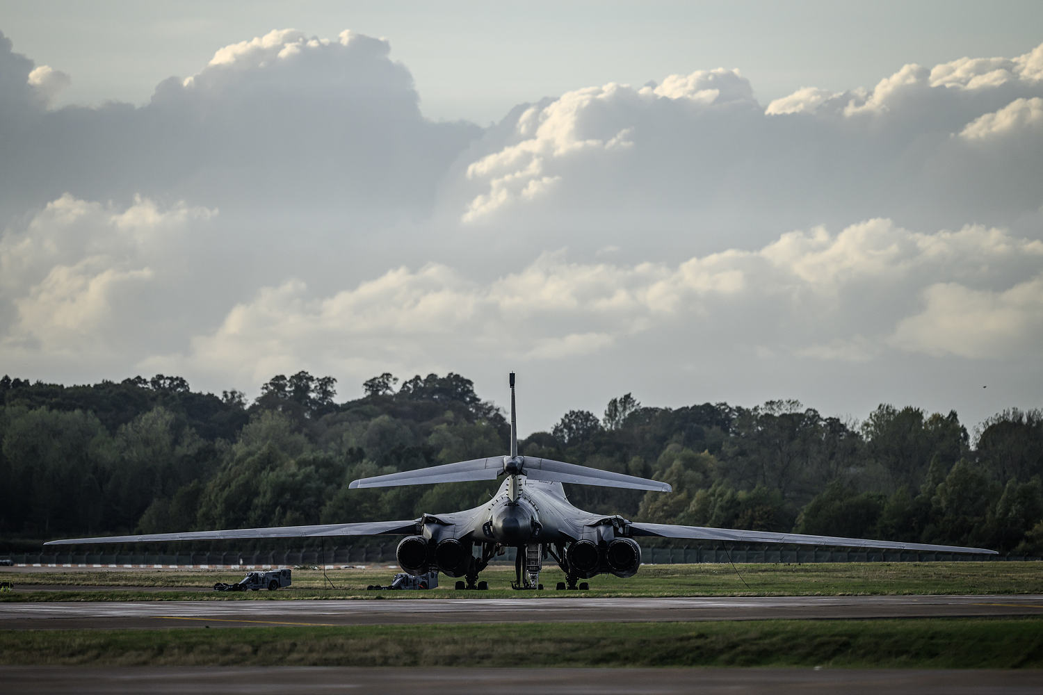 U.S. Air Force removes all bombers from British air base targeted in a suspected terror plot