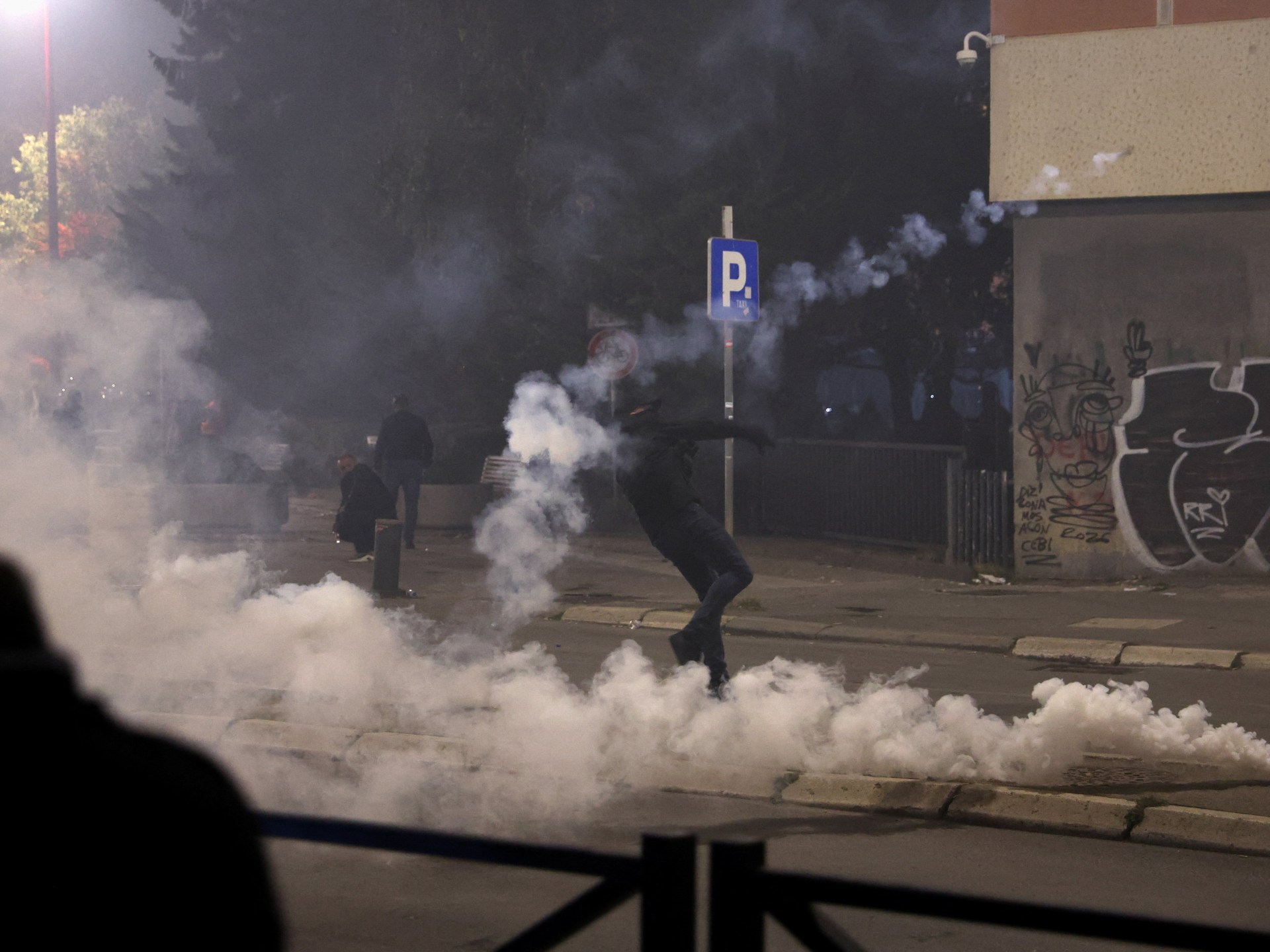 Police clash with Kosovo protesters over bid to curb Hague war crimes court