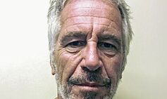Ex-CIA spy builds replica of Jeffrey Epstein cell and says ‘he could still be alive’