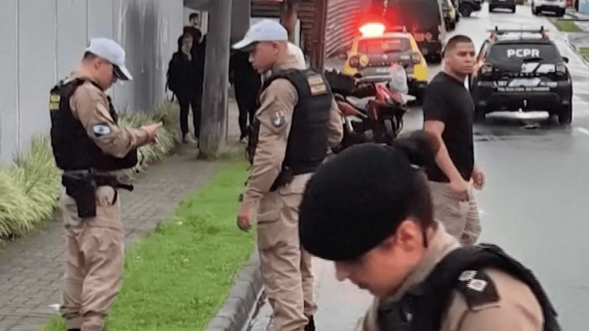 Brazil police rescue 13 children taken hostage at kindergarten