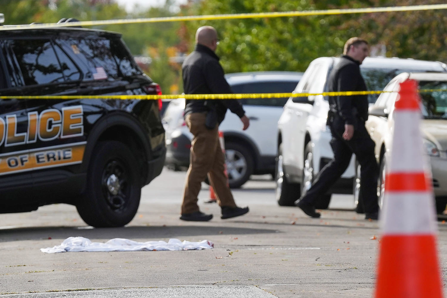 Shooter kills 8 at family home in Pennsylvania before turning gun on self, Erie police say