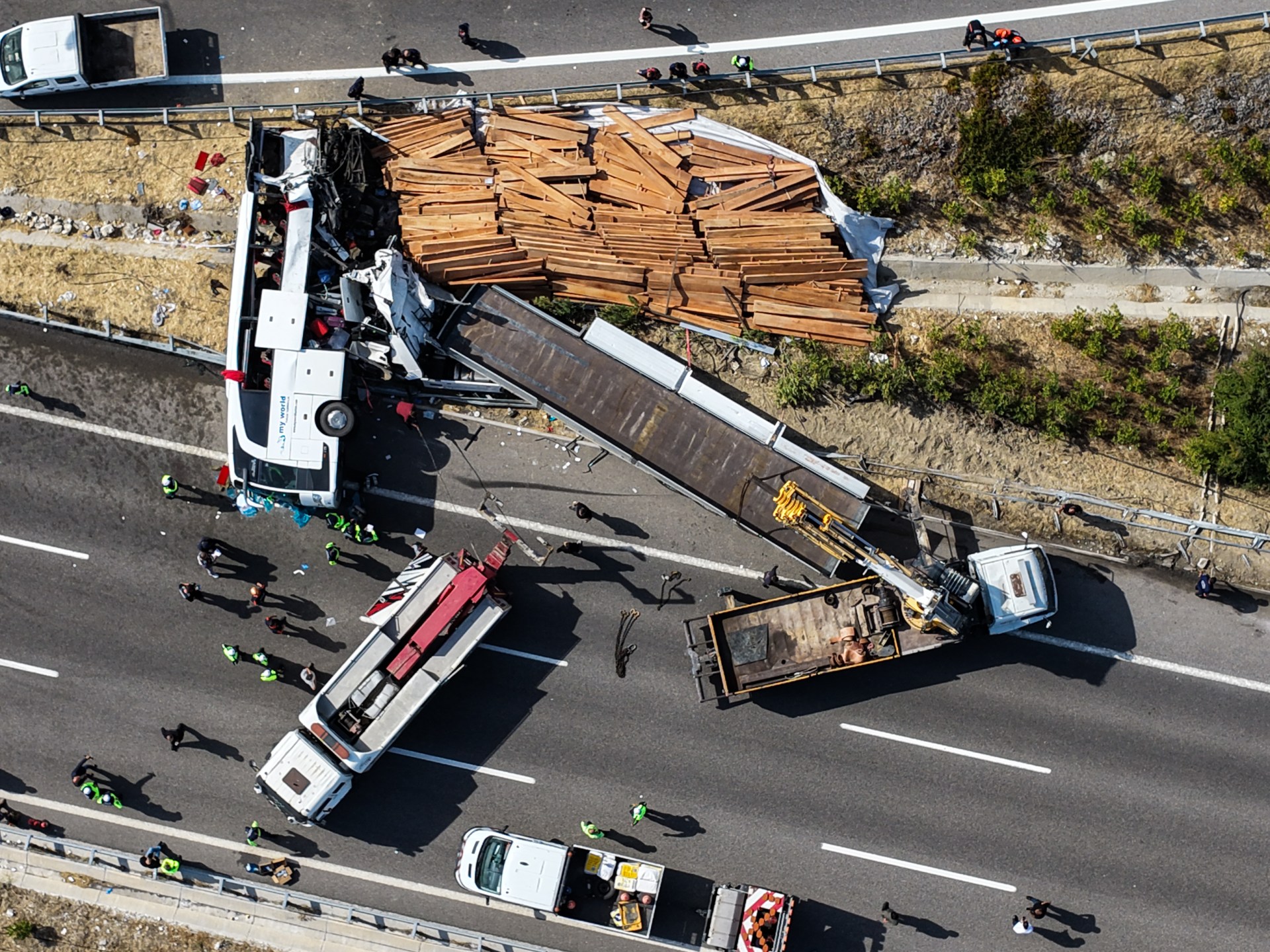 Turkiye highway crash kills 11, injures 27 after tour bus hits truck