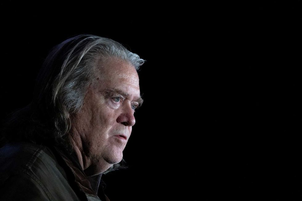 Legendary broadcaster corners Steve Bannon on Trump’s decline: ‘I see what he looks like’