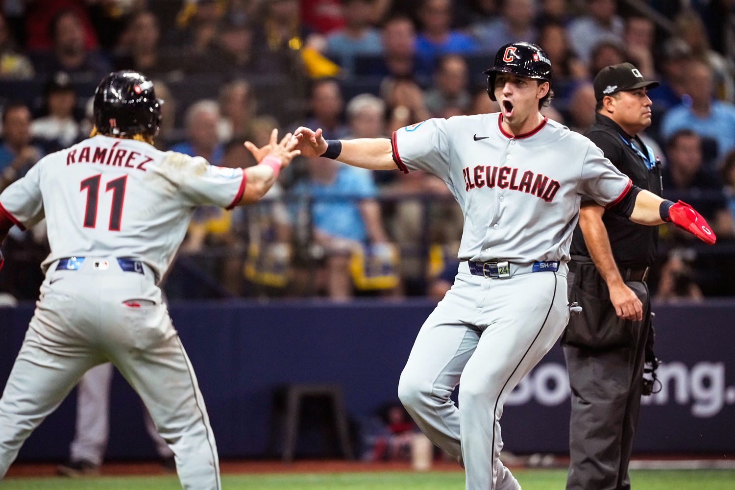 Chase DeLauter and José Ramírez lead the Guardians to a 7-3 win over the Rays in Game 1 of the ALCS