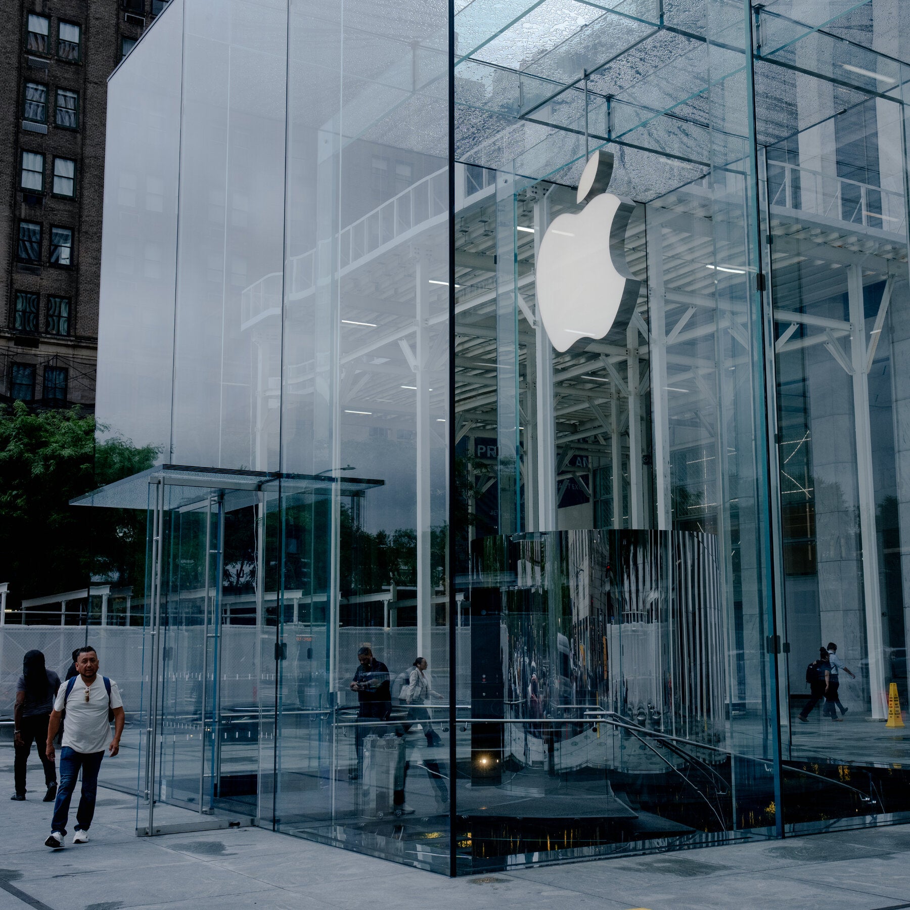 Apple Introduces HomeView, a $299 Tablet for the Home