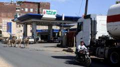 Houthi missile hits Aramco building after Saudi-led coalition hits Yemen fuel depot