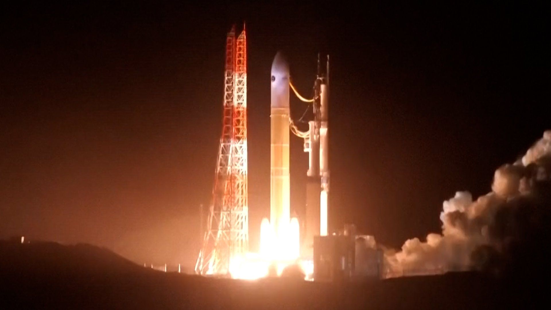 Japan launches historic mission to bring back Mars moon samples
