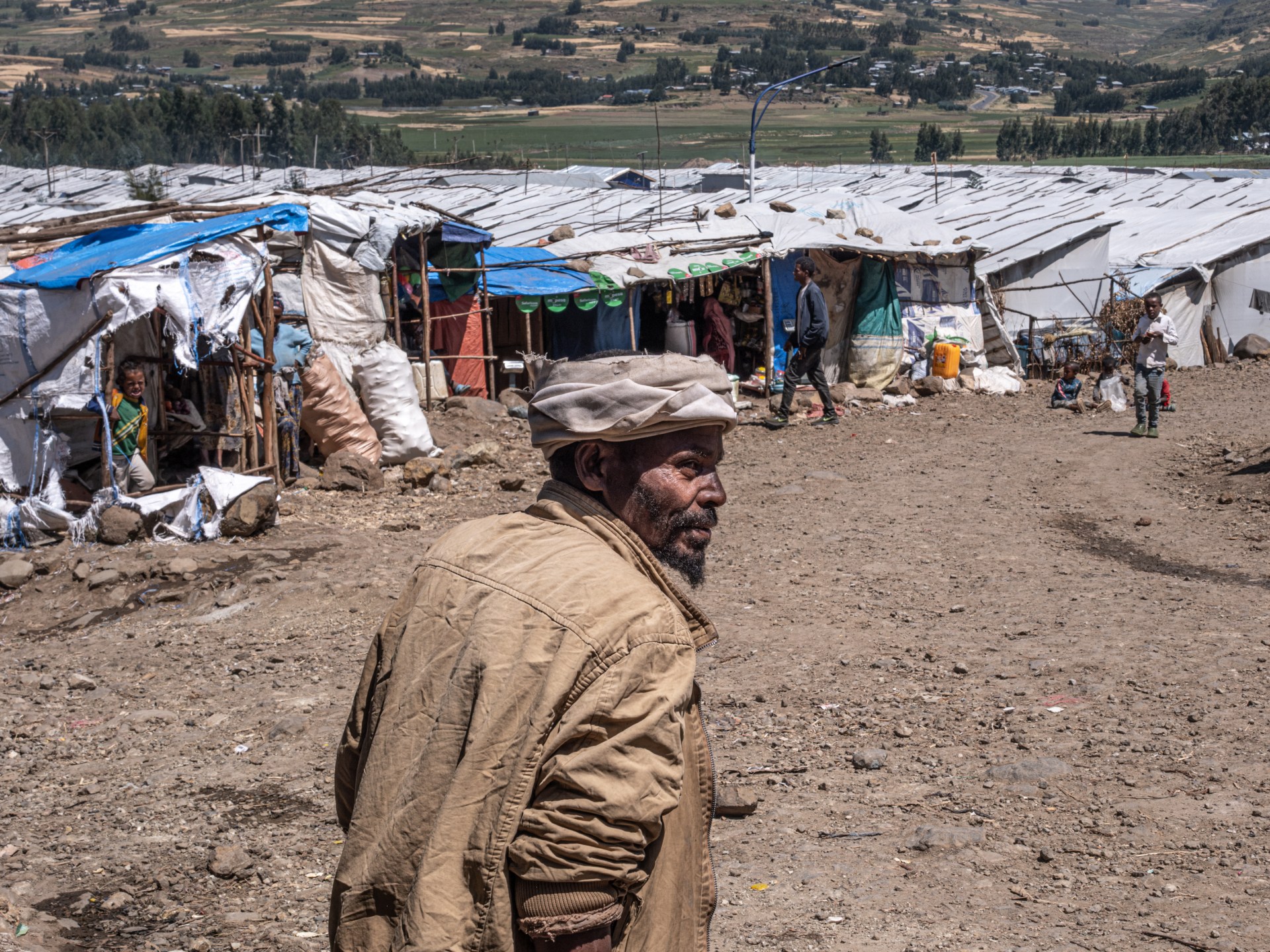 Hundreds of Ethiopians cross into Kenya to flee regional fighting
