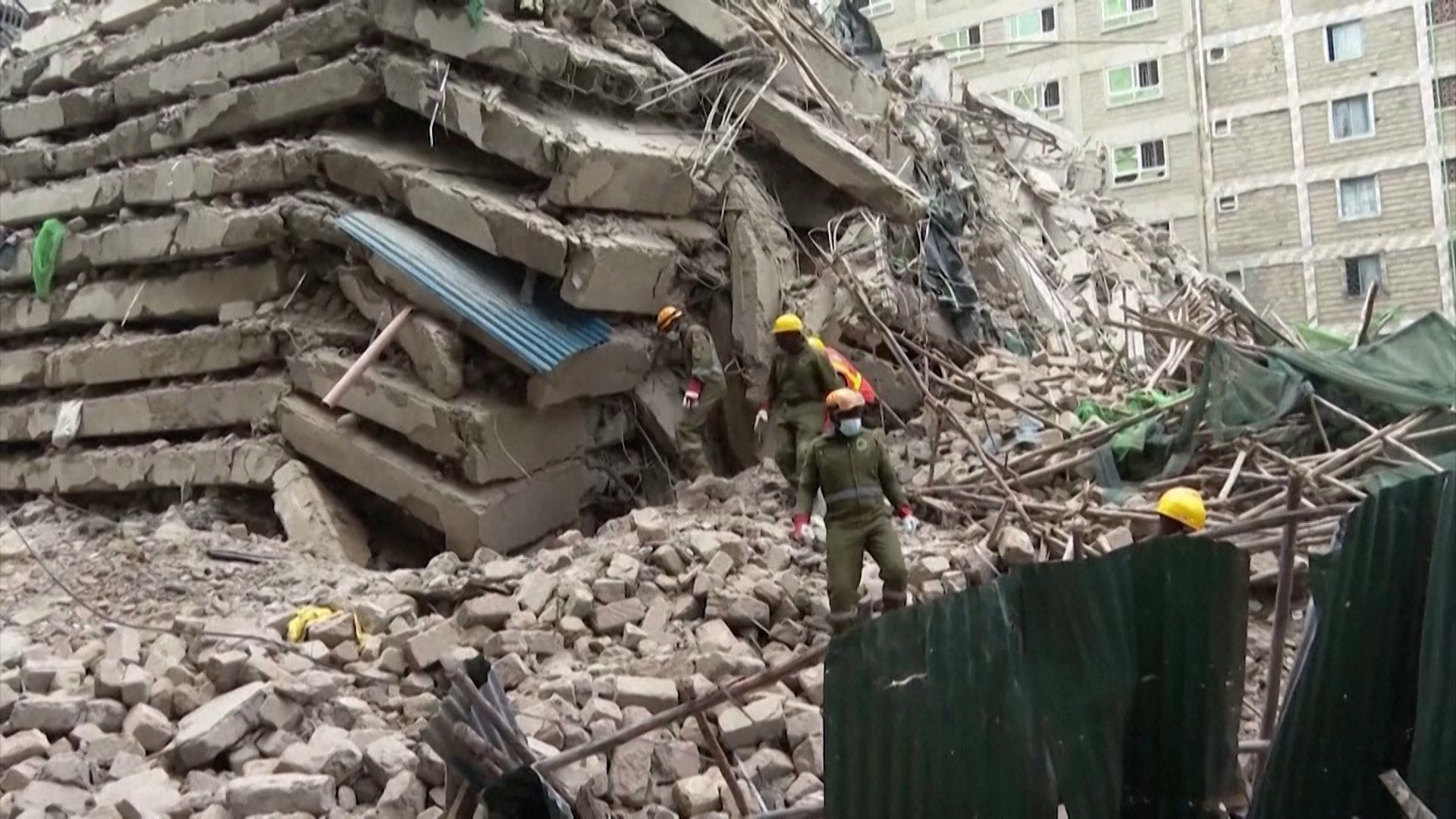Many feared trapped after Kenya building collapse