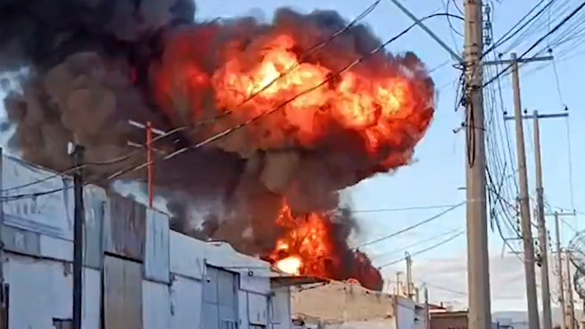 Massive chemical plant fire triggers mass evacuations in Mexico