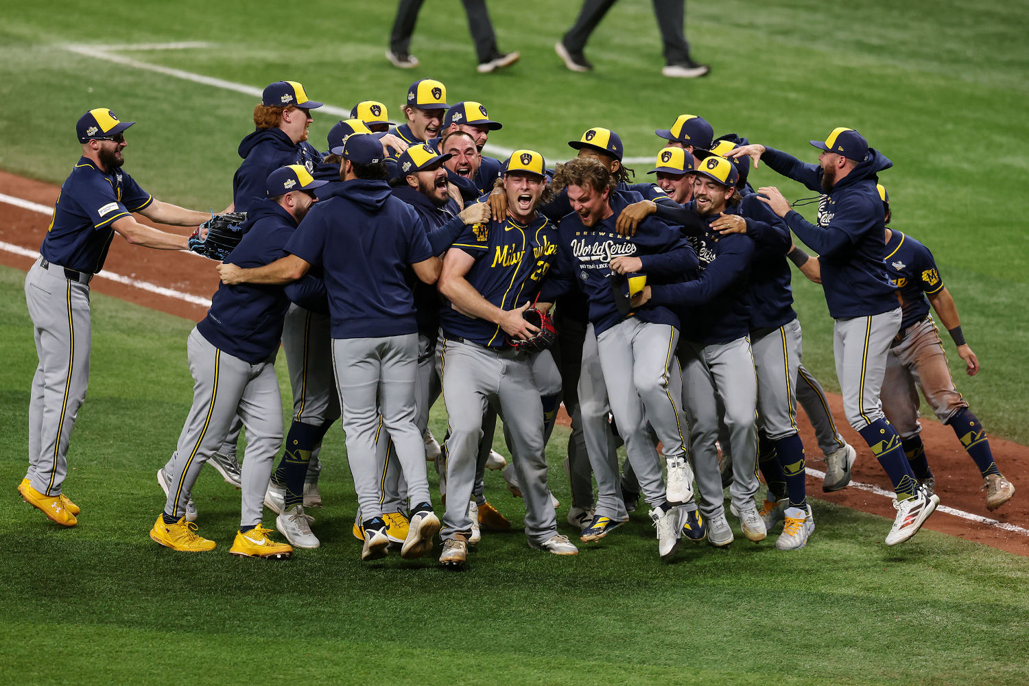Milwaukee Brewers defeat Tampa Bay Rays to claim first World Series title