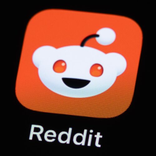Reddit is moving to “a logged-in-only experience,” CEO says