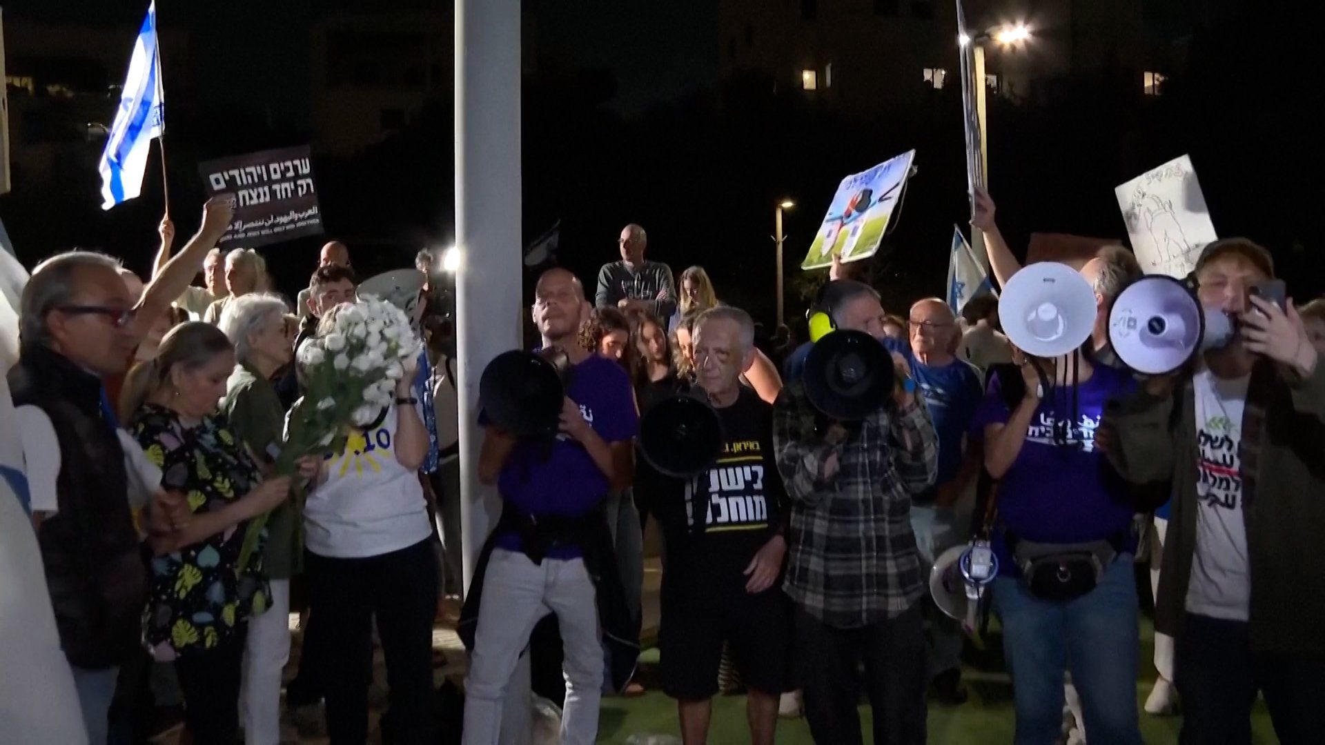Activists urge Eisenkot to form new Israeli gov’t with Arab parties