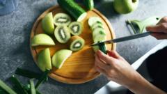 Why you should eat kiwi and pineapple skins