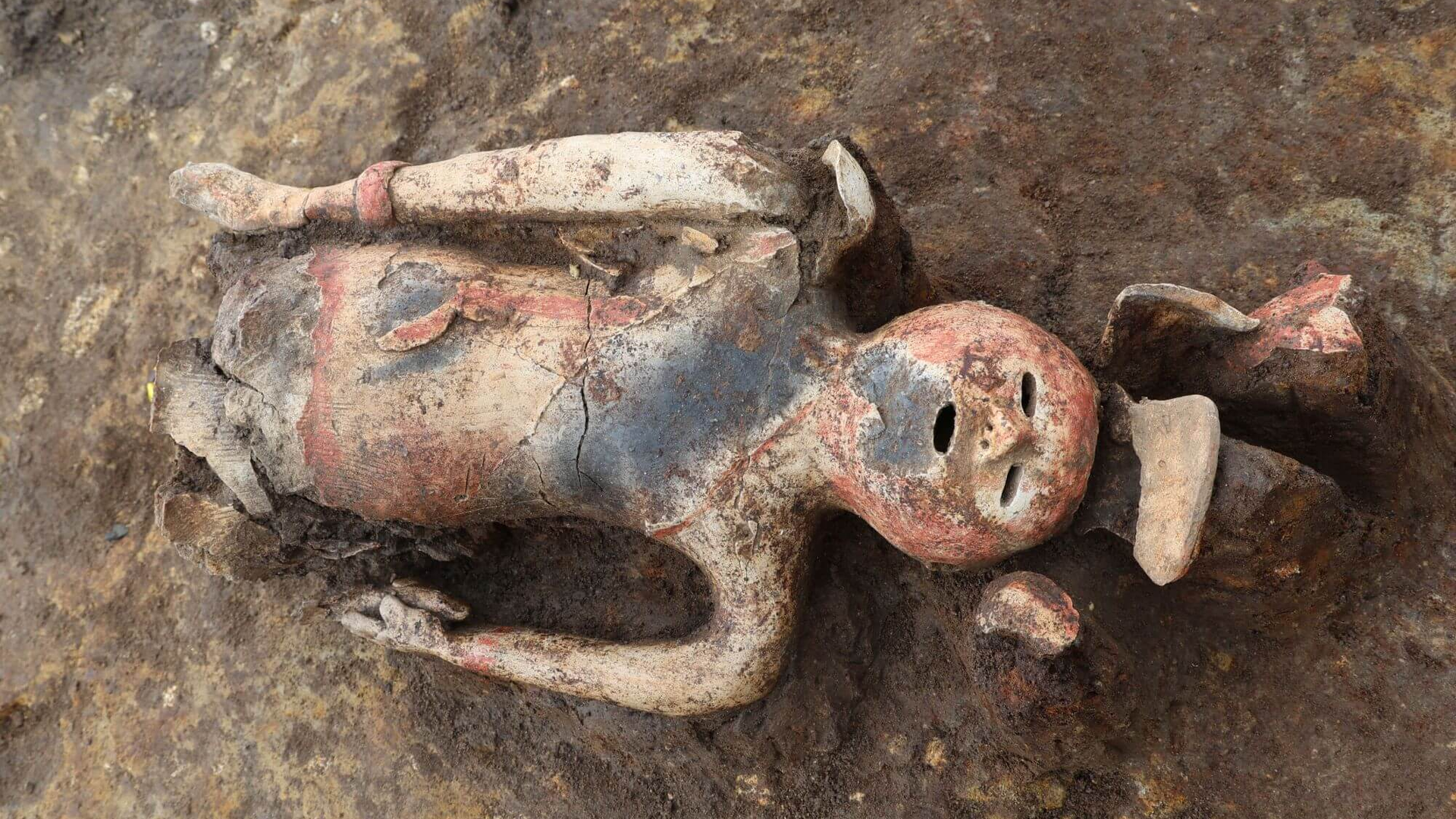 Ghostly statue of ‘shrine maiden’ discovered at 1,500-year-old burial mound in Japan